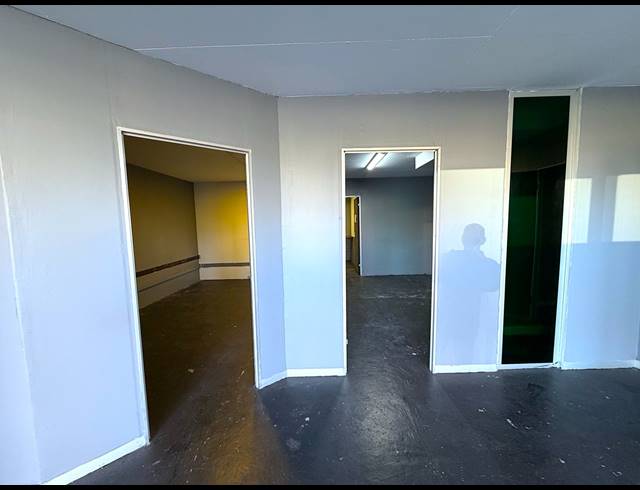 238M² OFFICE TO LET IN POINT WATERFRONT